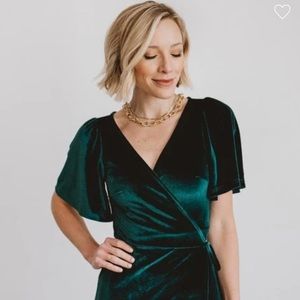 Elegant Green Velvet Maxi Dress